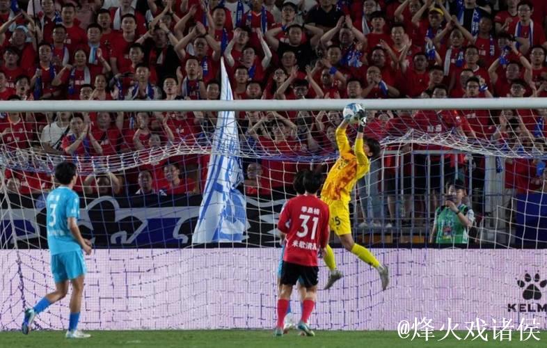 门神闪耀99分钟:曼联门将三分钟双扑力保41年传奇纪录 门神闪耀99分钟:曼联门将三分钟双扑力保41年传奇纪录